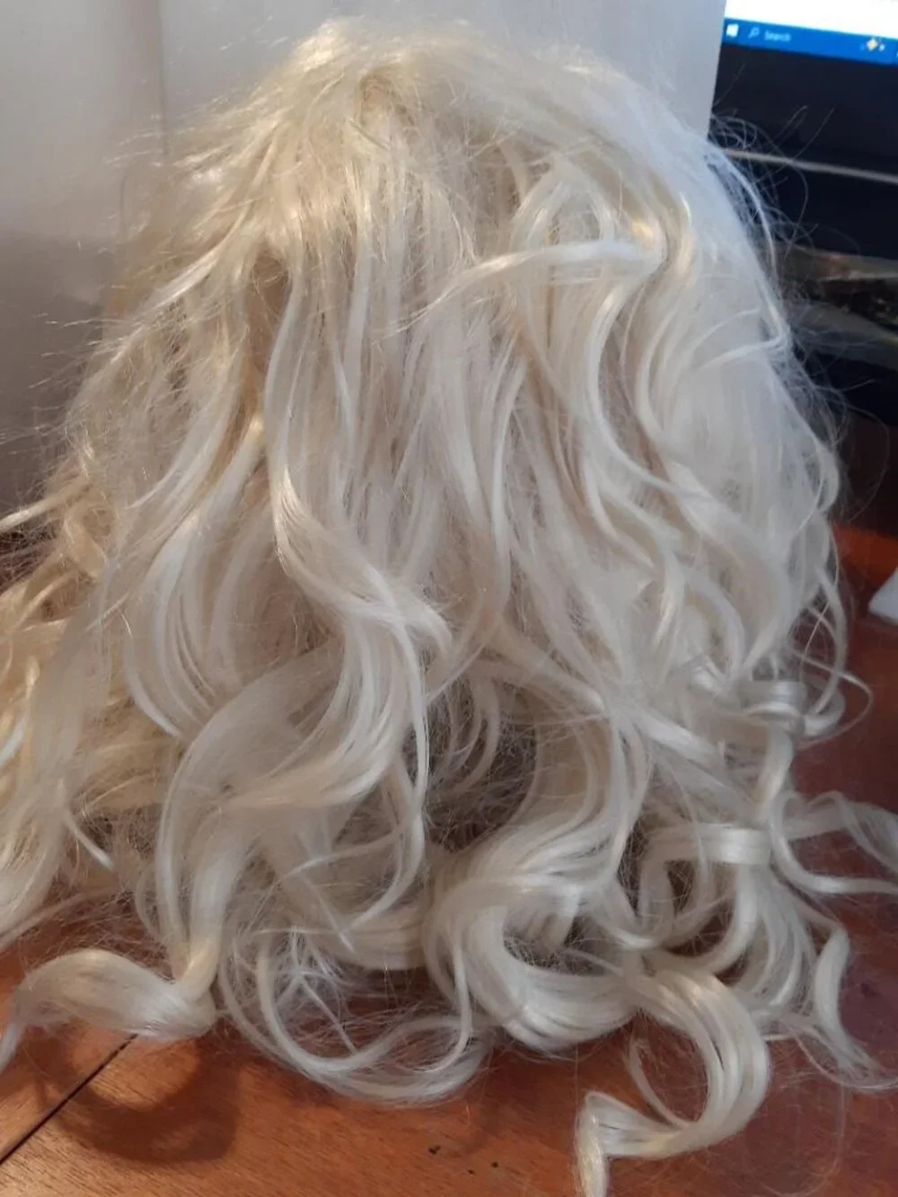 NEW ! Allura Women Blond Long 27